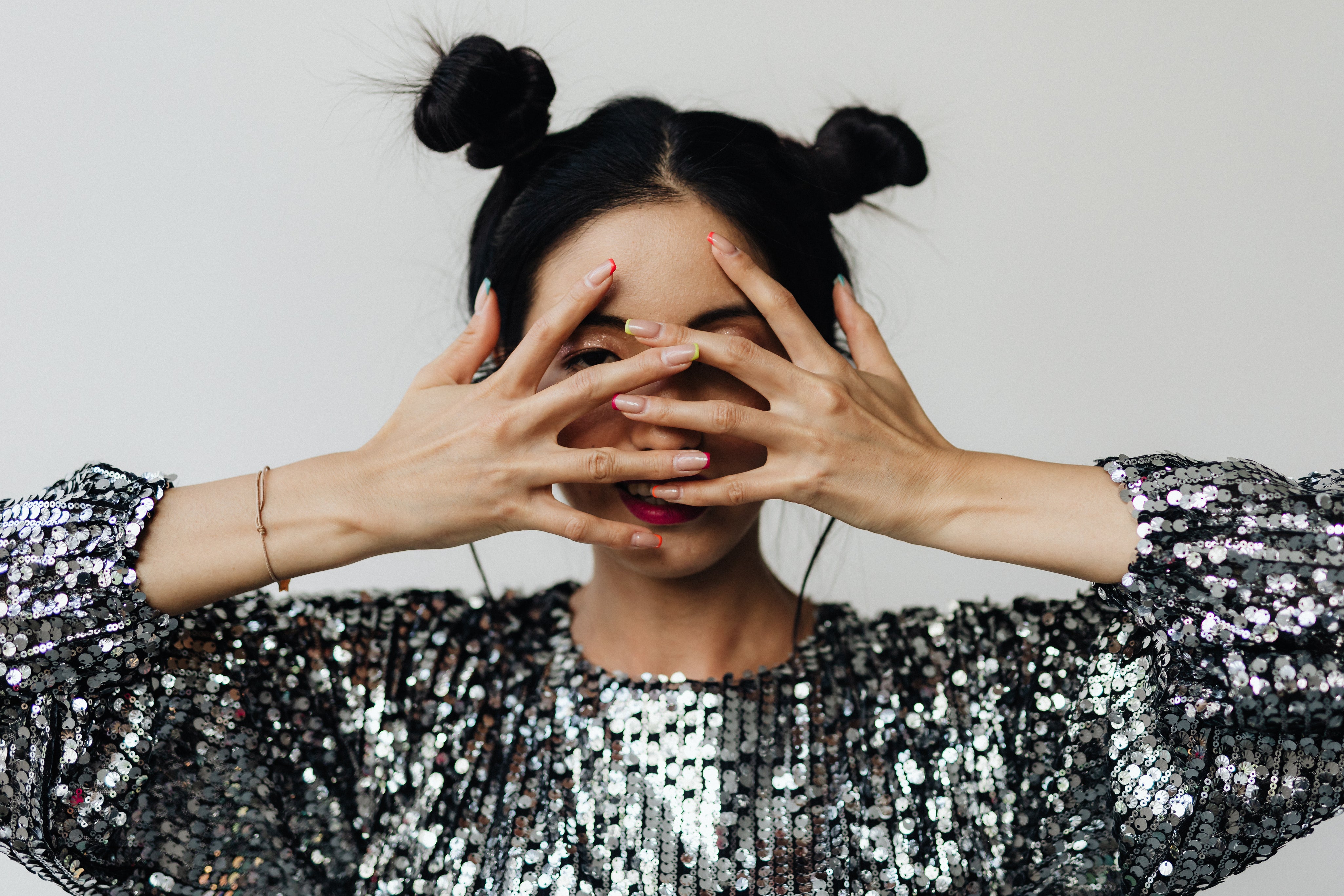 kaboompics_futuristic-photo-shoot-beautiful-asian-model-silver-neon-colors-holographic-25519.jpg